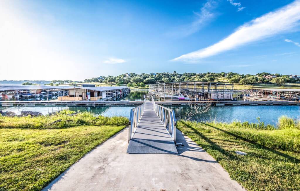 Amenities at Cranes Mill Marina Boat Slips, Boat Club, Boat Rentals in TX